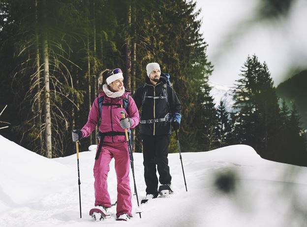 BERGaktiv snowshoe hike in the core zone Lutz